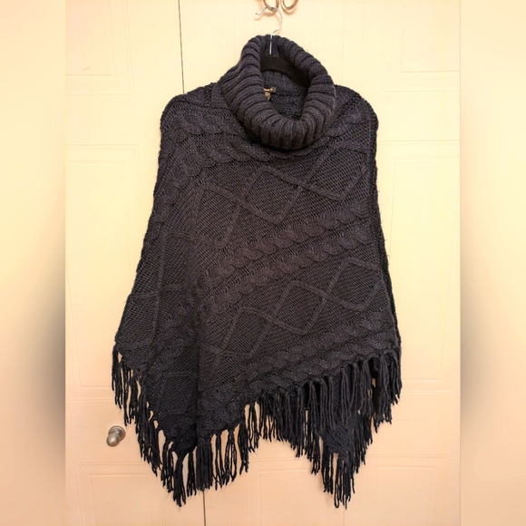 Navy blue knit poncho - Picture 1 of 7